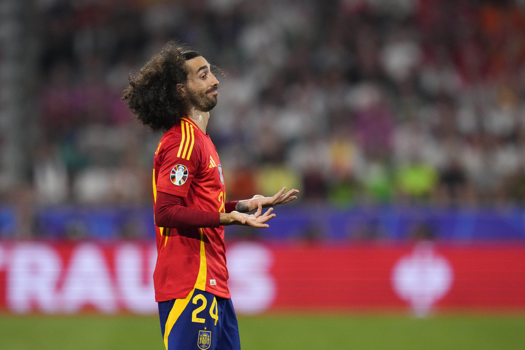 Rõ quyết định tương lai của Marc Cucurella với Chelsea