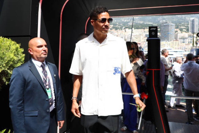 Với Fabregas và Varane, đội bóng Serie A có tham vọng đổi đời
