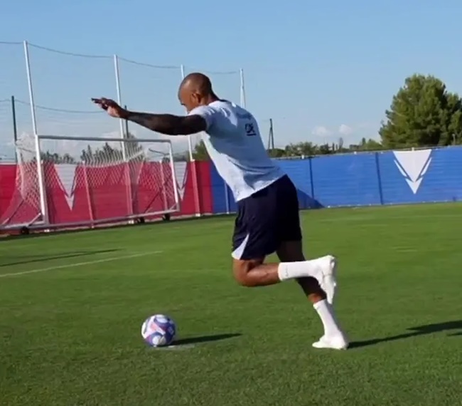 Henry gây sốt tại U23 Pháp, người hâm mộ liền so sánh với Mbappe