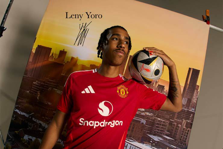 Yoro mang đến cho Man United điều Varane không thể làm