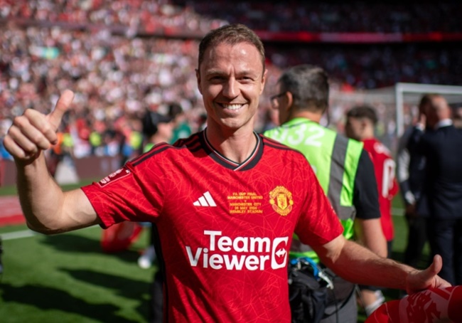 Ảnh bài viết "Tôi hoặc là ở lại Man Utd hoặc có thể giải nghệ"