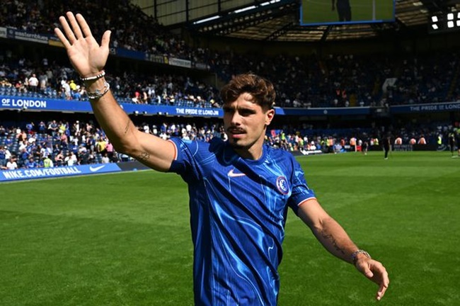 Neto giúp Chelsea noi theo hình mẫu Arsenal và Man City