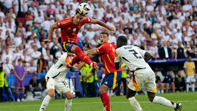 Ảnh bài viết Arsenal có thêm "cột thu lôi" đón bóng với Merino