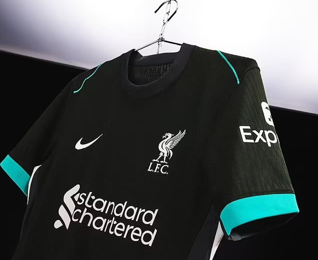 Liverpool công bố áo đấu sân khách 2024/25