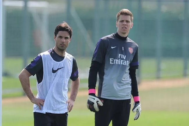 Ảnh bài viết Thay Ramsdale, Arteta hội ngộ đồng đội cũ