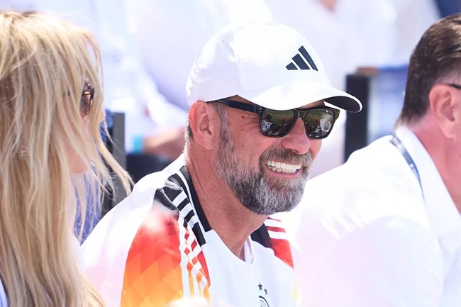 Klopp trầm trồ với Slot