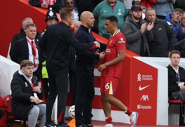 Alexander-Arnold cau có, người hâm mộ Liverpool đồng loạt lên tiếng