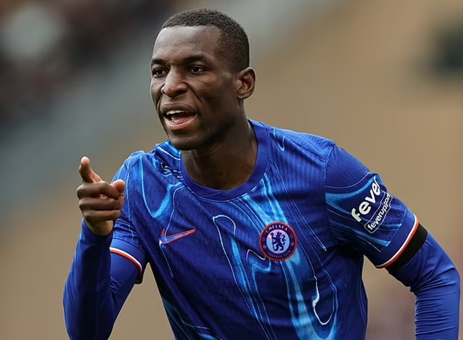 John Obi Mikel đáp trả Jackson 