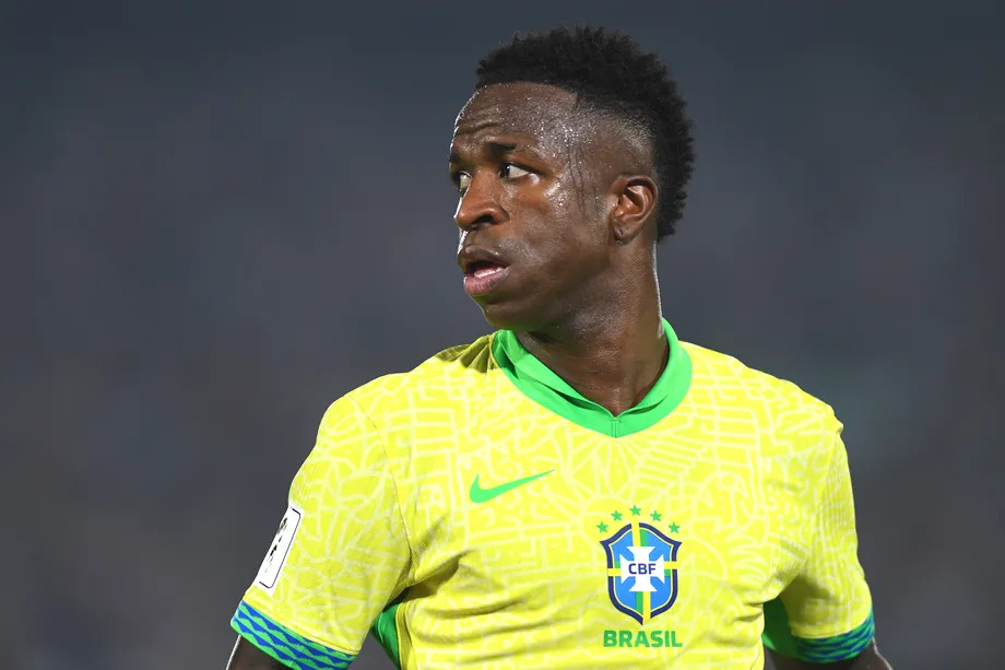 Chơi tệ ở Brazil, Vinicius có lột xác khi quay lại Real?