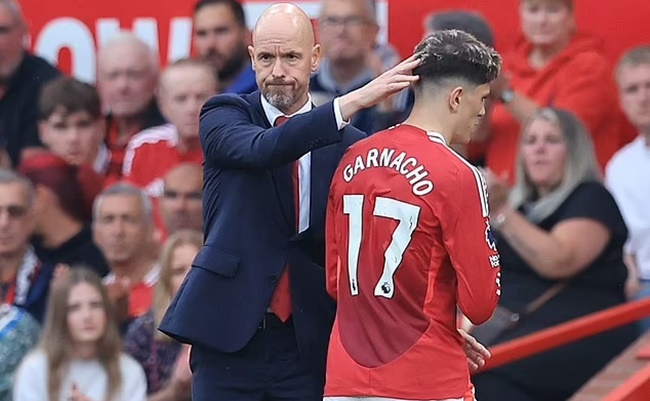 Ảnh bài viết Hàng công hơn 200 triệu lộ ra nghịch lý tại Man Utd