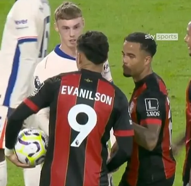 Palmer thể hiện độ tinh quái khiến CĐV Chelsea phát cuồng