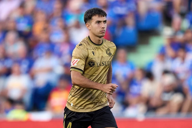 Ảnh bài viết Nhà vô địch EURO 2024 'quay xe' với Liverpool?