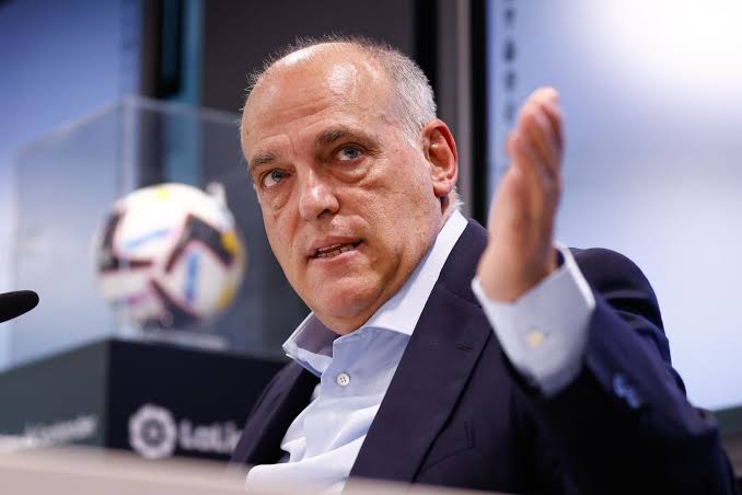 Chủ tịch La Liga tạ ơn Chúa vì Barcelona