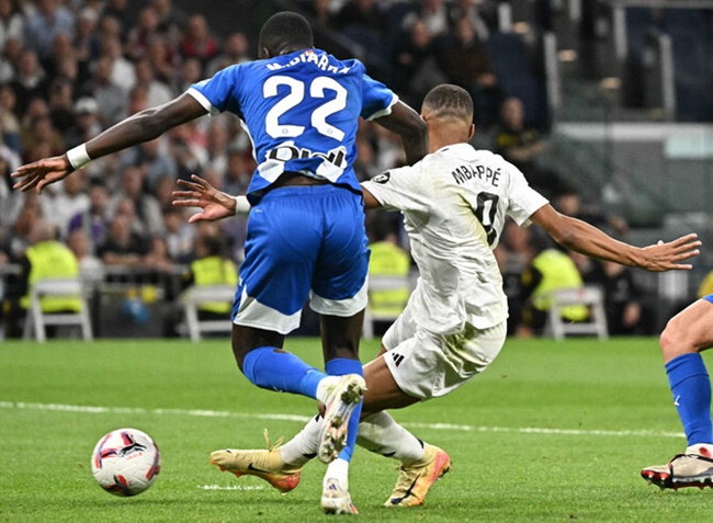 Thoát kiếp penalty, Mbappe “nhảy múa” ghi bàn đẳng cấp