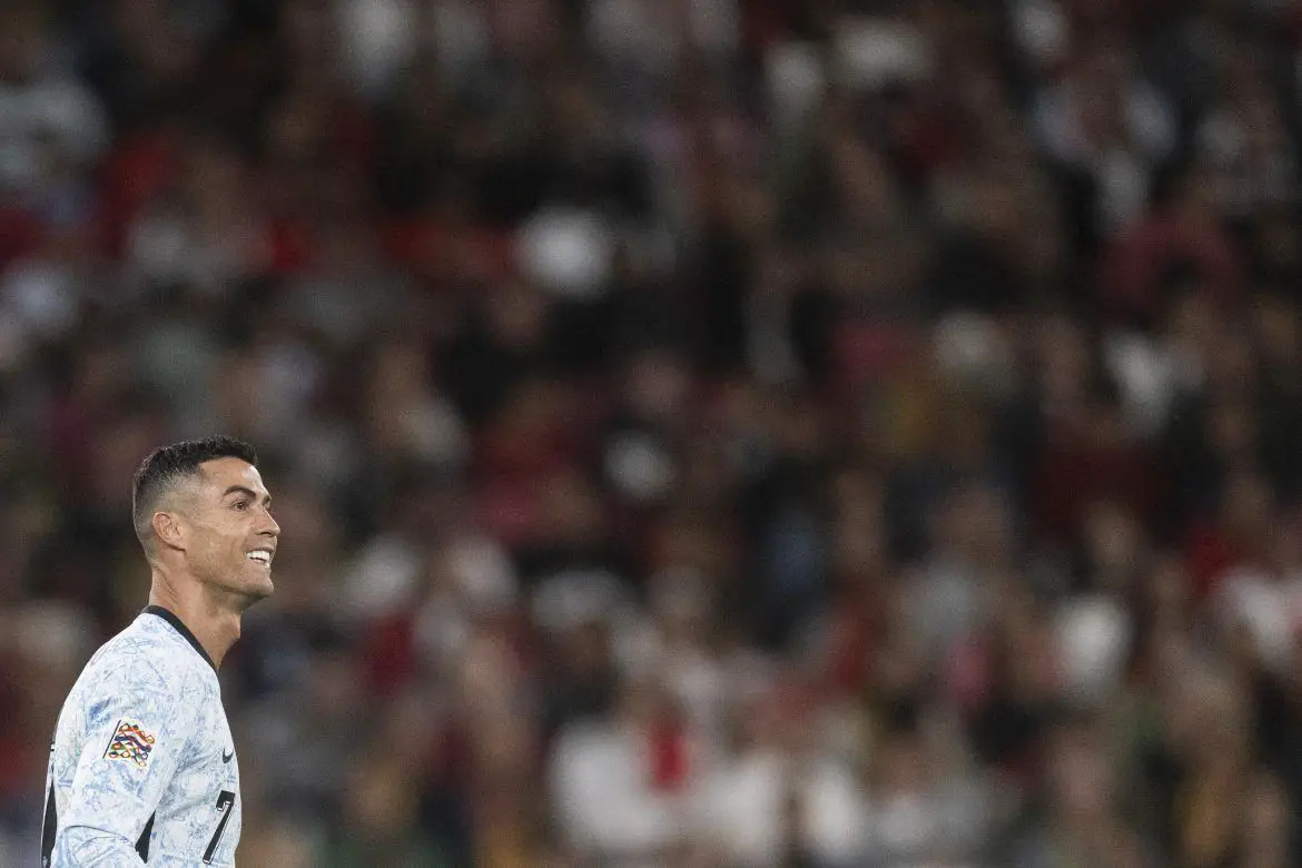 Ronaldo phá kỷ lục ghi bàn, Real Madrid gửi 1 thông điệp