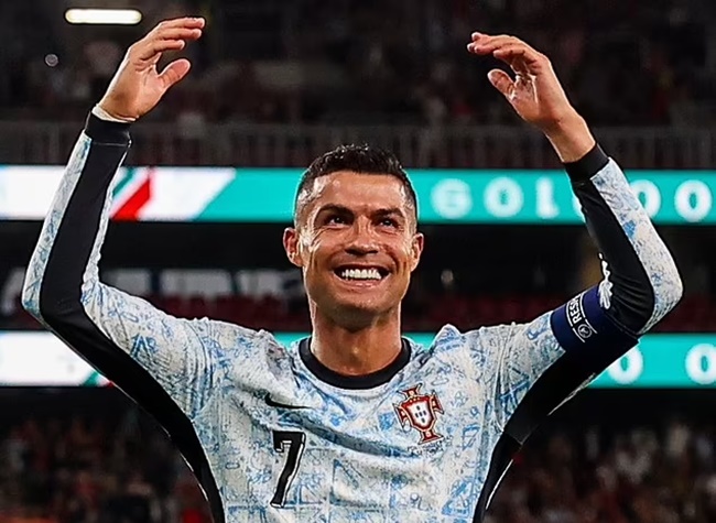 Tất tần tật về 900 bàn của Ronaldo