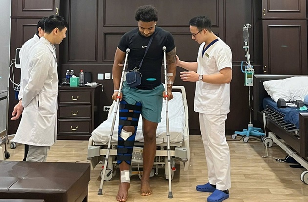 Ảnh bài viết Hình ảnh tích cực về Xuân Son sau khi phẫu thuật