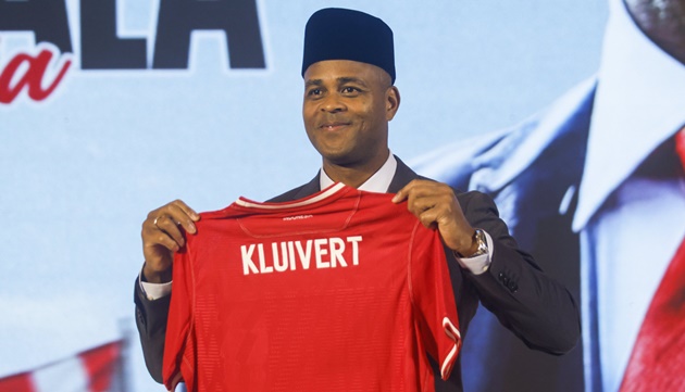 Dẫn dắt Indonesia, Patrick Kluivert lên tiếng sau những sóng gió