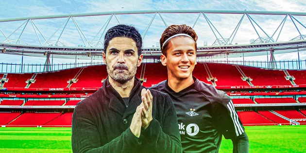 Arsenal biết phải làm gì với 'Odegaard mới'