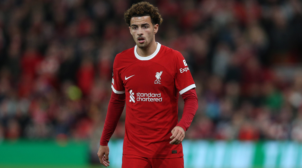 Carragher cảnh báo sao Liverpool vì phong độ sa sút ở Ngoại hạng Anh