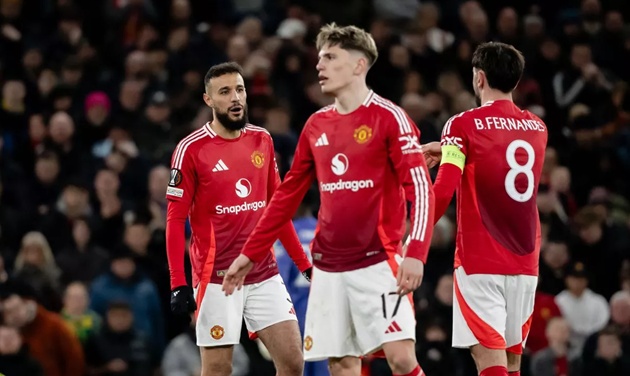 Đội hình Man Utd đấu Leicester: Tưởng thưởng cho Heaven; Bruno Fernandes làm bóng