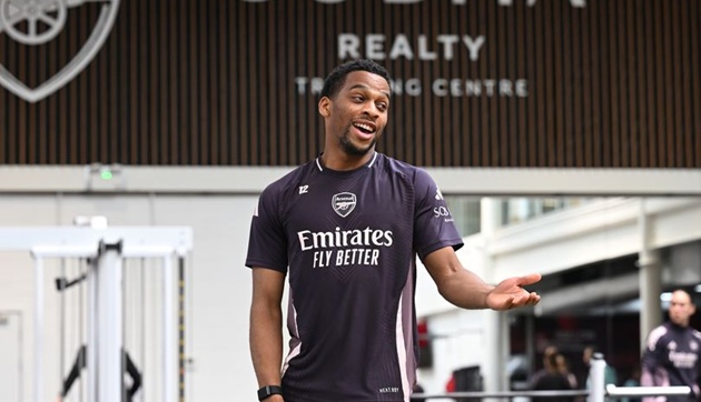 Arsenal trong buổi tập chuẩn bị cho trận Fulham: Tin vui từ Timber; Dấu hỏi Saka