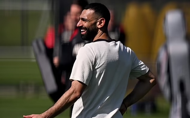 Liverpool giữ chân Salah, Carragher lại "troll nhẹ"