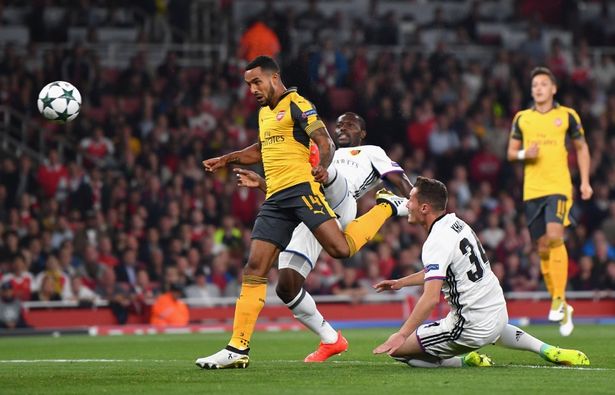 Arsenal-FC-v-FC-Basel-1893-UEFA-Champions-League (1)