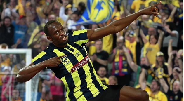 Usain Bolt được bạn gái tặng giày - Bóng Đá