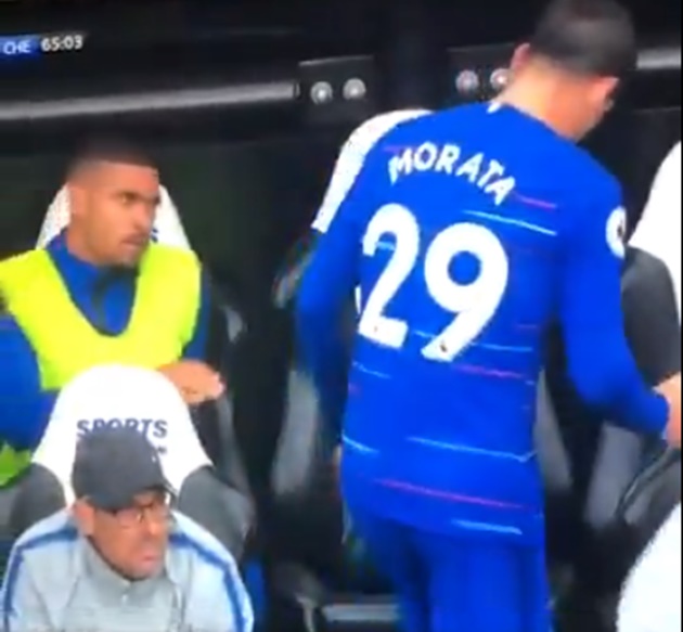 Morata không bắt tay Loftus-Cheek - Bóng Đá