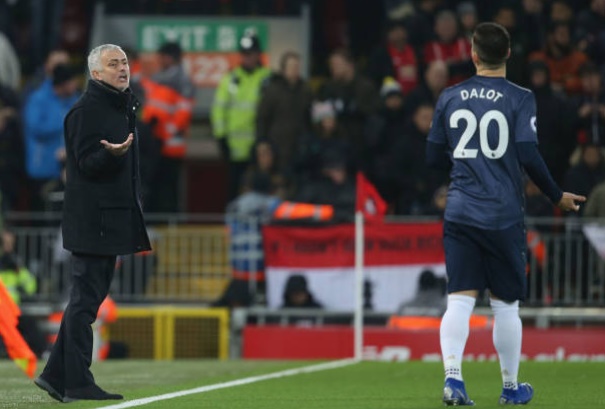 Cách tiếp cận hèn nhát của Mourinho chứng tỏ 'Special One' nay đã cạn ý tưởng - Bóng Đá