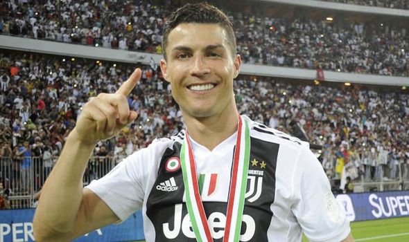 Allegri tiết lộ lý do mua Ronaldo - Bóng Đá