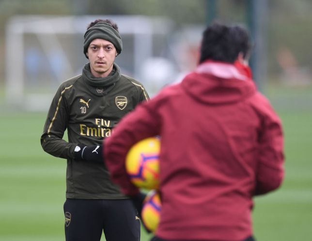 Ozil có thể sút Emery khỏi Arsenal - Ray Parlour - Bóng Đá