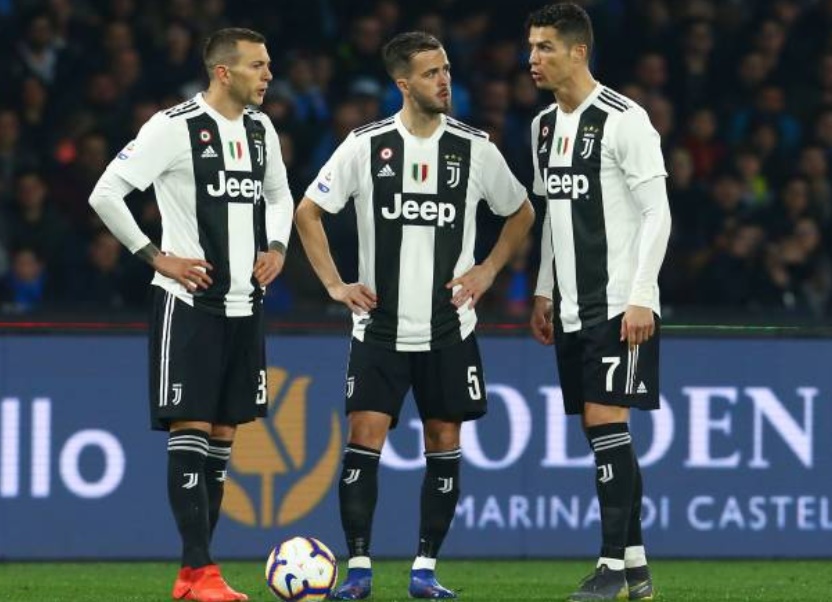 5 điểm nhấn Napoli 1-2 Juventus: Tranh cãi trọng tài, giật mình với khả năng sút phạt của Ronaldo - Bóng Đá