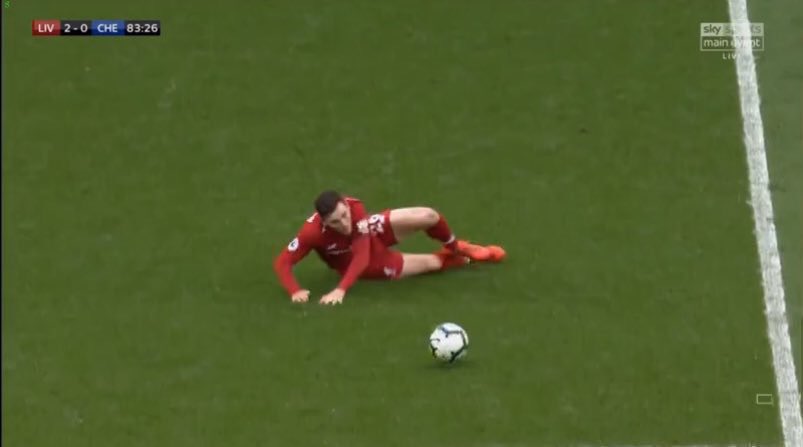 Robertson trượt ngã như Gerrard - Bóng Đá