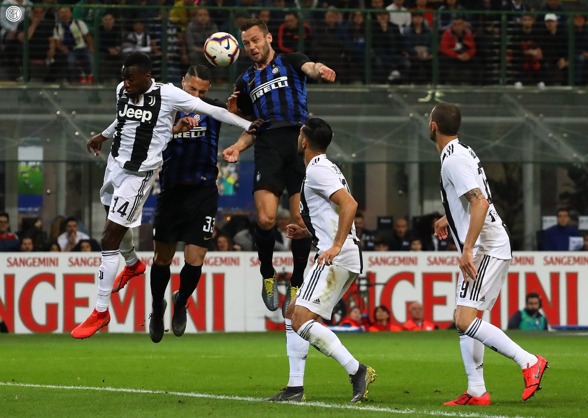 Bị Inter Milan chọc tức, Ronaldo được 2 đồng đội công kênh - Bóng Đá
