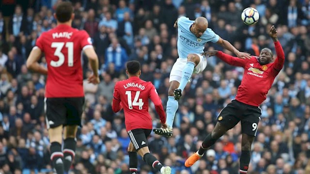 Neville muốn có Kompany tại M.U - Bóng Đá