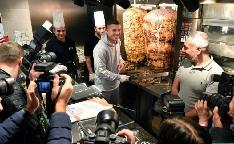Podolski bán kebab - Bóng Đá