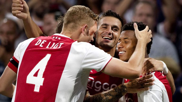 David Neres issues come-and-get-me plea to Arsenal and Chelsea   - Bóng Đá