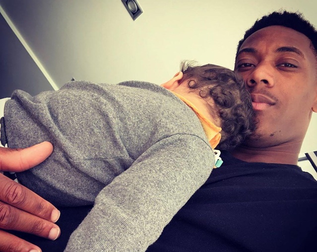  Man Utd share pics of stars including Fred and Martial on Fathers’ Day - Bóng Đá