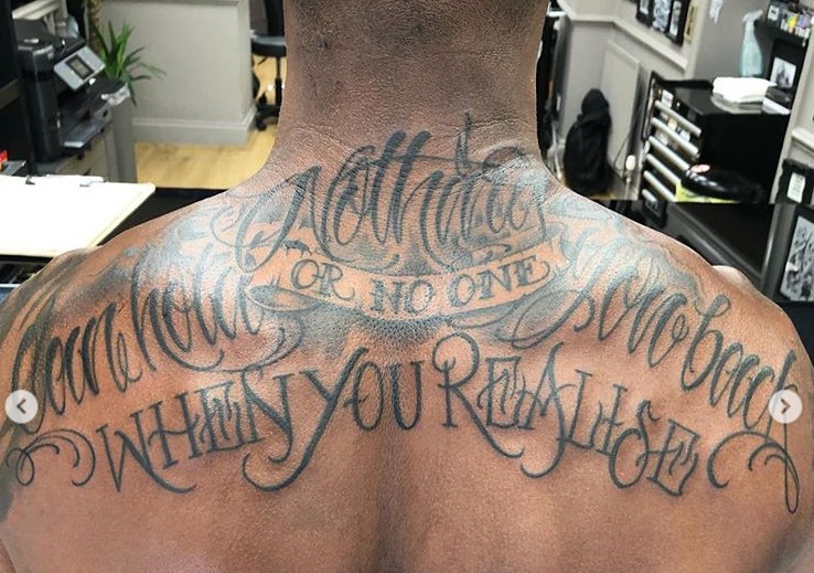 Ashley Young shows off new tattoo.. but Man Utd fans tell him to spend summer working on crosses instead - Bóng Đá