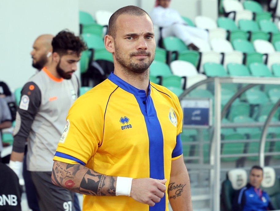  ‘Drunk’ Wesley Sneijder arrested for dancing on car roof causing £5.4k damage - Bóng Đá