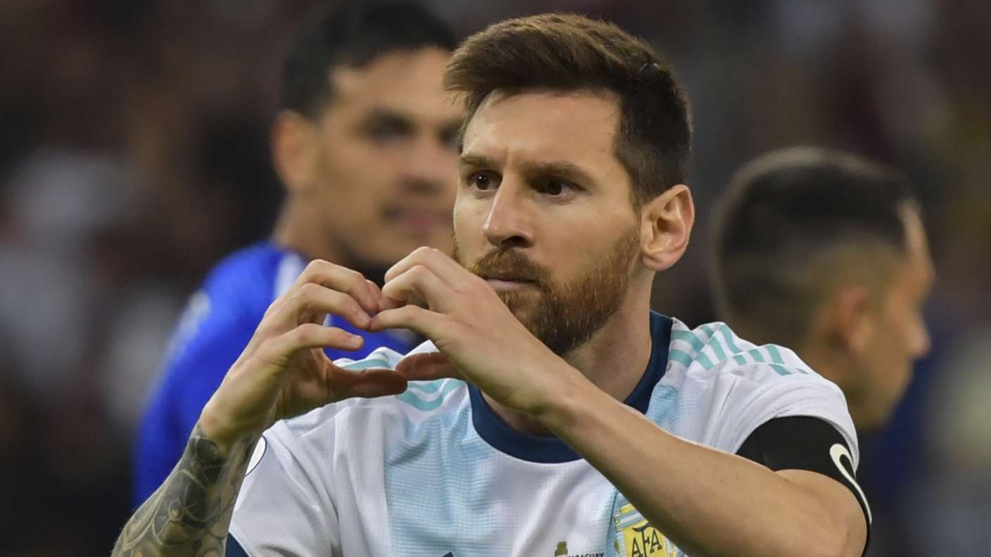 'Messi is the greatest player in history' - Silva says 'you'll never understand' Barca & Argentina star's quality - Bóng Đá