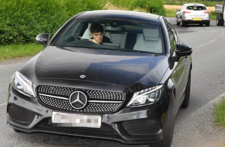 New boy Daniel James goes ‘full Man Utd’ as he arrives in £100k two-tone customised Range Rover - Bóng Đá