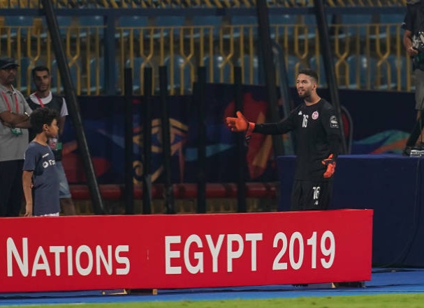 Watch Tunisia keeper ‘do a Kepa’ by refusing to be subbed during AFCON 2019 win over Ghana - Bóng Đá