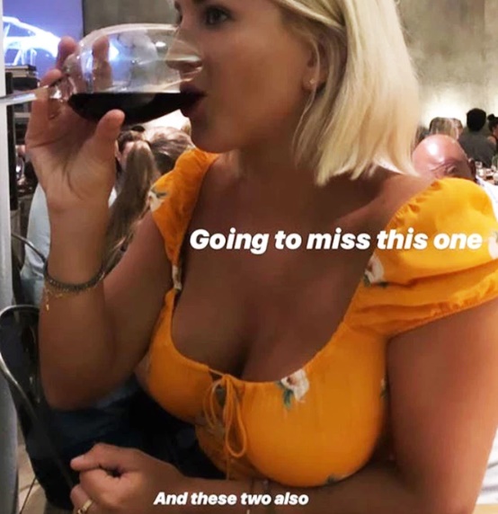 Mertens’ Wag Kat publicly rages at him after he jokes about her breasts on Instagram - Bóng Đá