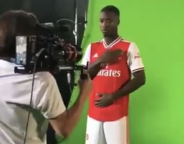 Pepe appears in Arsenal shirt in leaked video before €80m transfer - Bóng Đá
