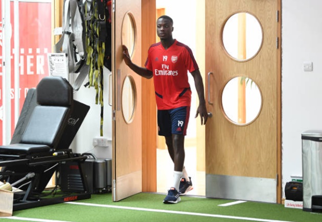 Ảnh Pepe tập ngày đầu tại Arsenal - Bóng Đá