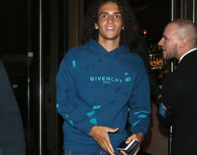 Arsenal stars Aubameyang and Guendouzi put Spurs rivalry to one side as they dine with Sissoko - Bóng Đá