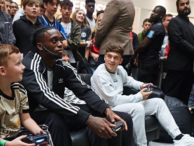 Ảnh Daniel James và Wan-Bissaka dự sự kiện Adidas - Bóng Đá
